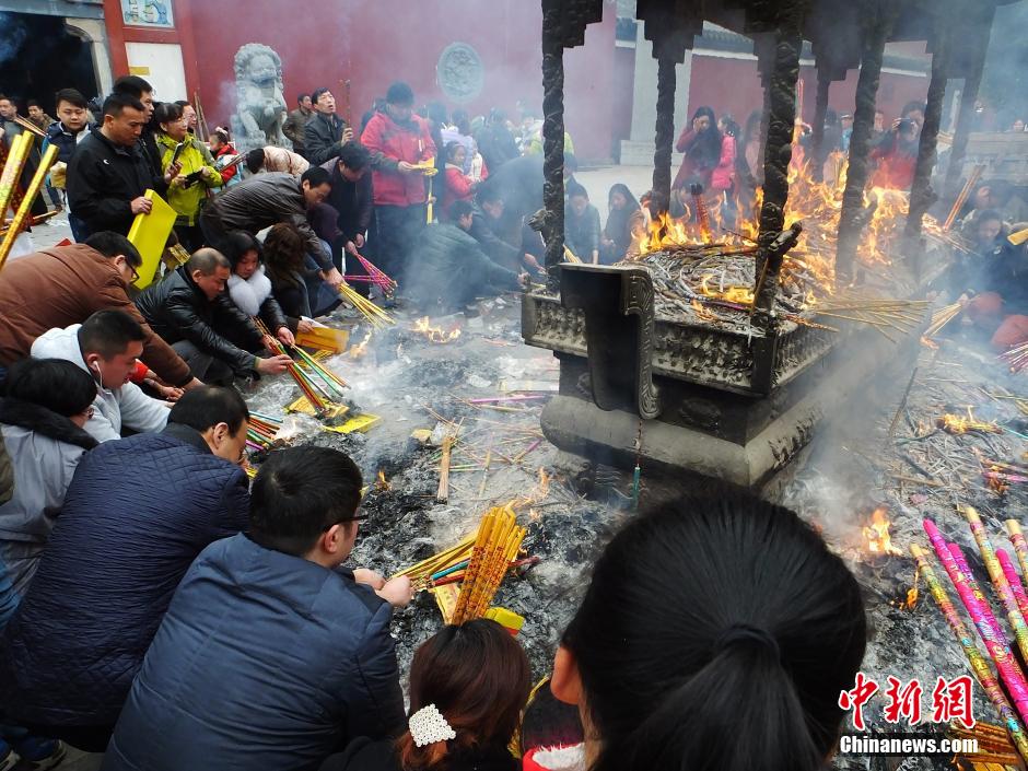 燒香_熊貓燒香李俊_潭柘寺燒香燒香攻略